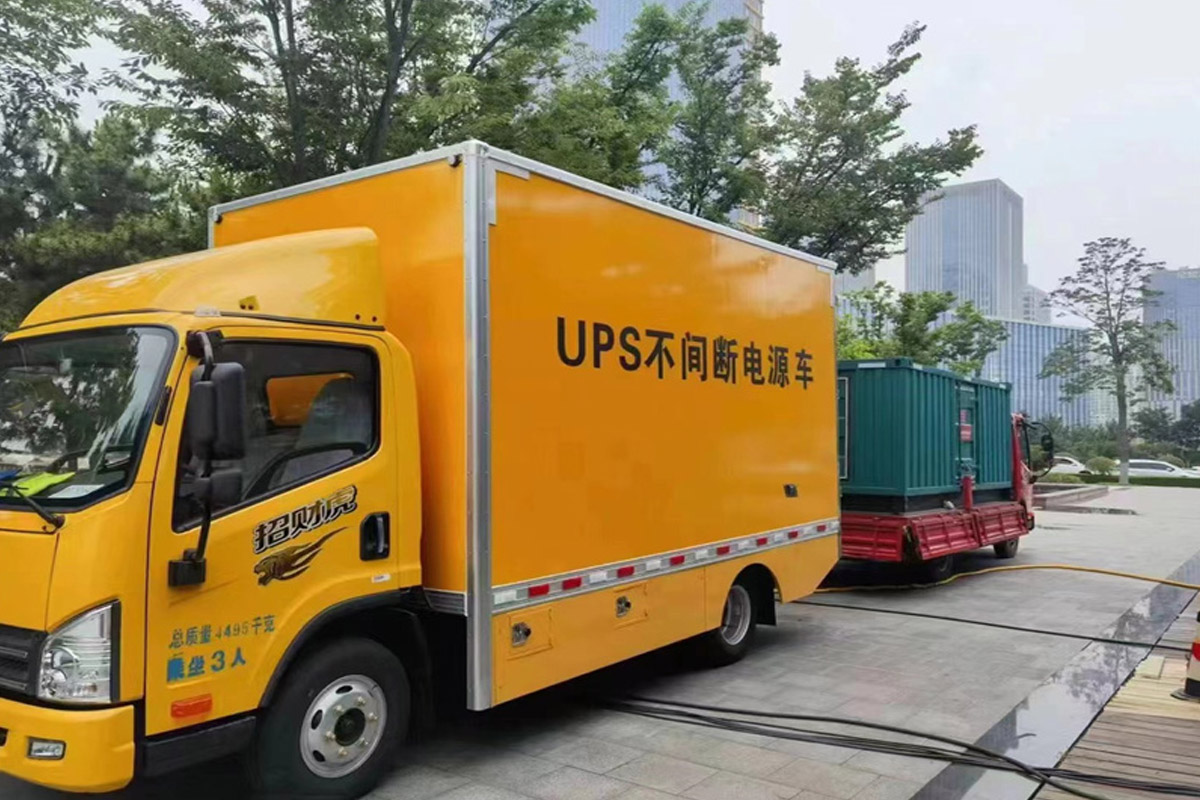西秀发电机租赁施工现场