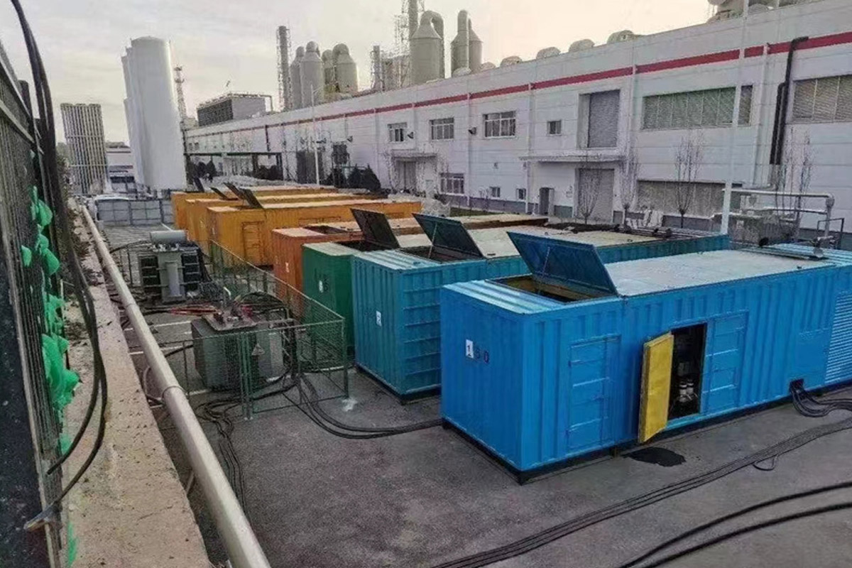 西秀发电机租赁施工现场